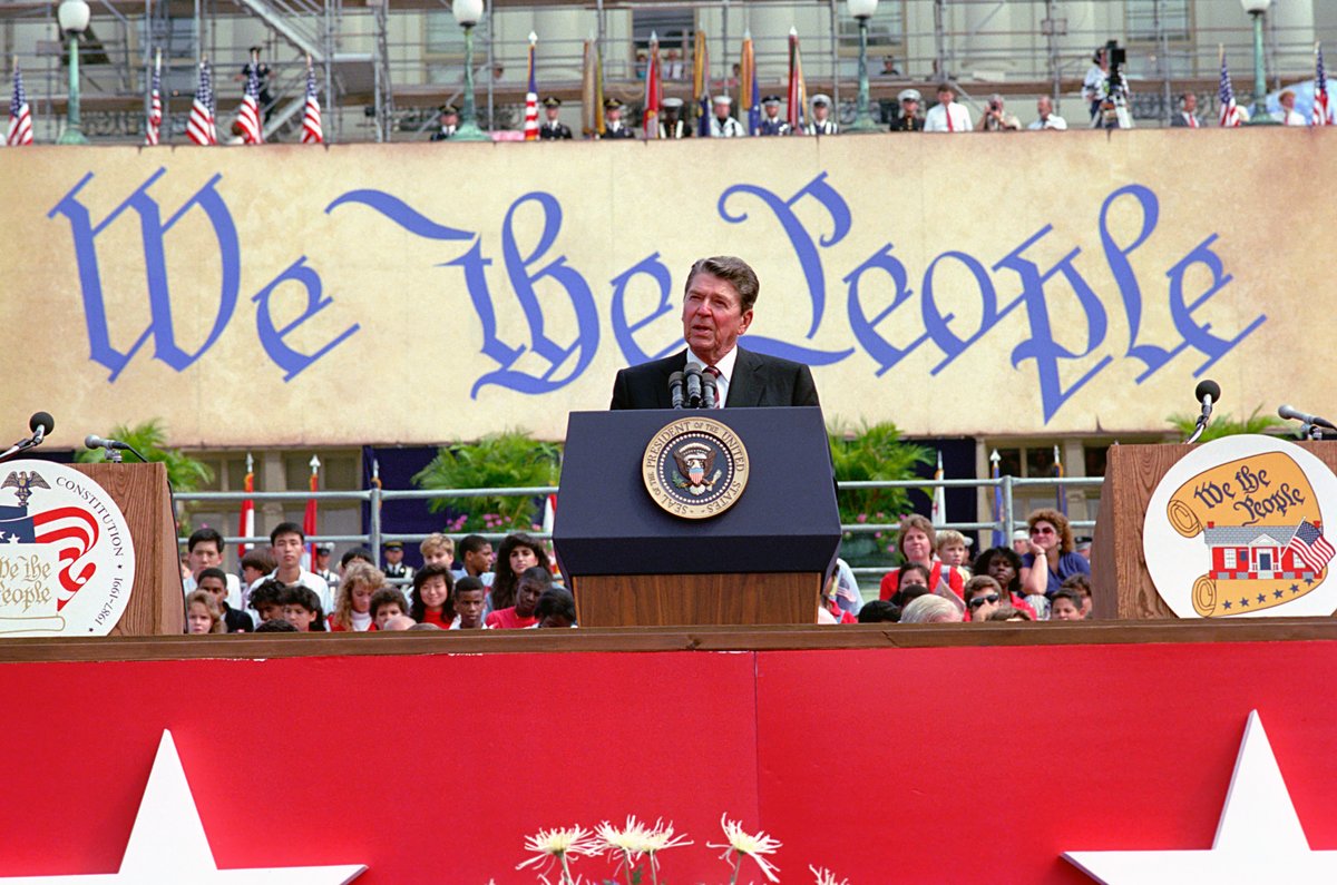 Reagan_Library's tweet image. #OnThisDay in 1987, #PresidentReagan spoke at the Bicentennial Celebration of the United States Constitution at the U.S. Capitol in Washington D.C.
catalog.archives.gov/id/276564543