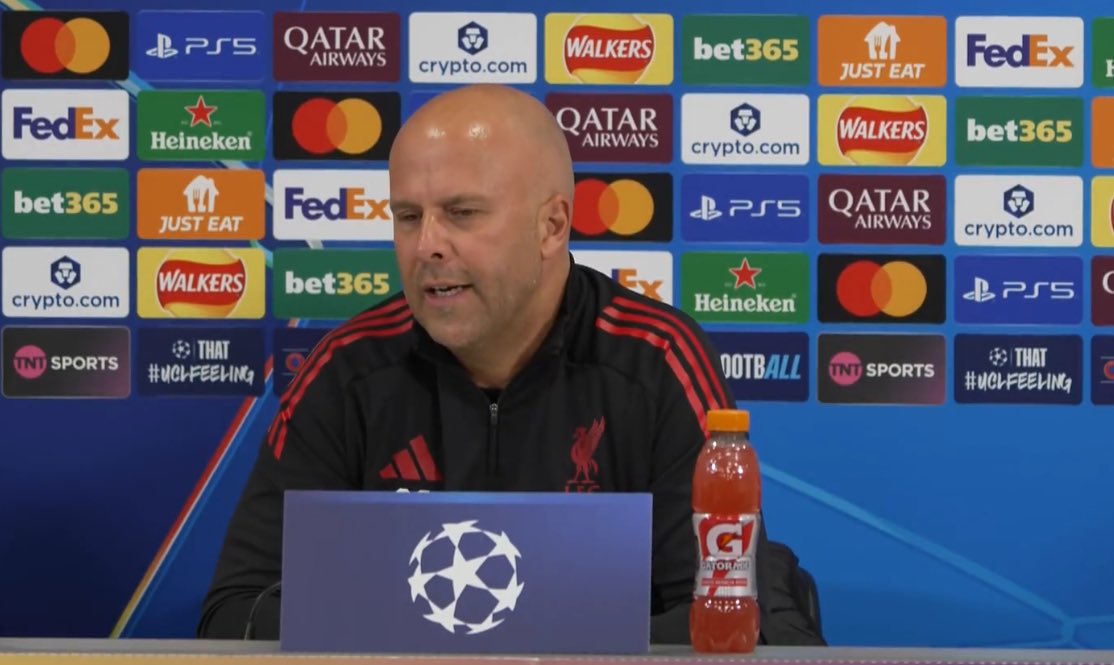 🗣️ أرني سلوت يمتدح فريق PSG وديمبيلي:

"الكثير منكم كان يتحدث عن الأهداف ولكن أكثر ما أعجبني في فريقهم هي الطريقة التي يضغطوا بها الخصوم، وهذا ما كان عثمان ديمبيلي رائعًا جدًا به!"