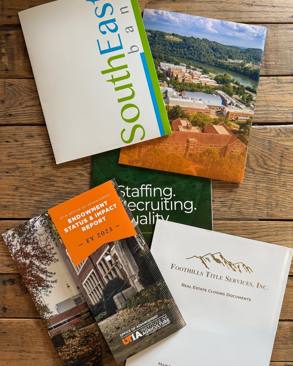 GCKnoxville's tweet image. From concept to creation, we make sure your custom folders look as professional as the brand inside them. Designed, printed, and finished with care by the GC team. 

#graphiccreations #brandbuilders #printlocal #customfolders #designprintcreate