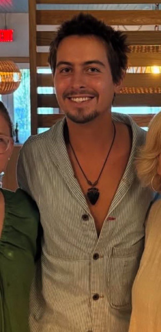 OH MY GOD SAMMY. HES SO CUTIE. LIKE A LIL HEDGEHOG