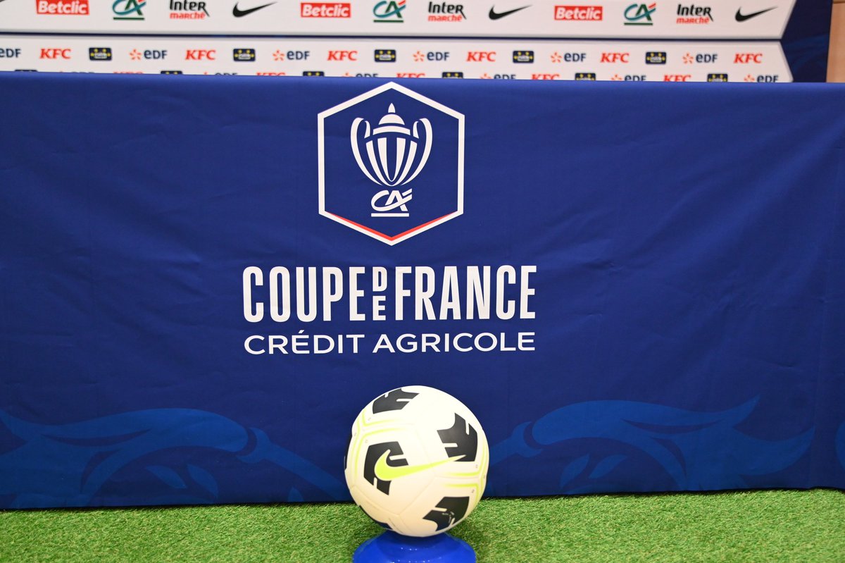 🏆 Le tirage du 4ème tour de la <a href="/coupedefranceCA/">Coupe de France Crédit Agricole</a> a lieu ce soir au siège de la LPIFF à partir de 18h.

Les clubs présents pourront récupérer leur jeu de maillots a la fin du tirage.

Retrouvez les affiches du 4ème tour sous ce post ⬇️