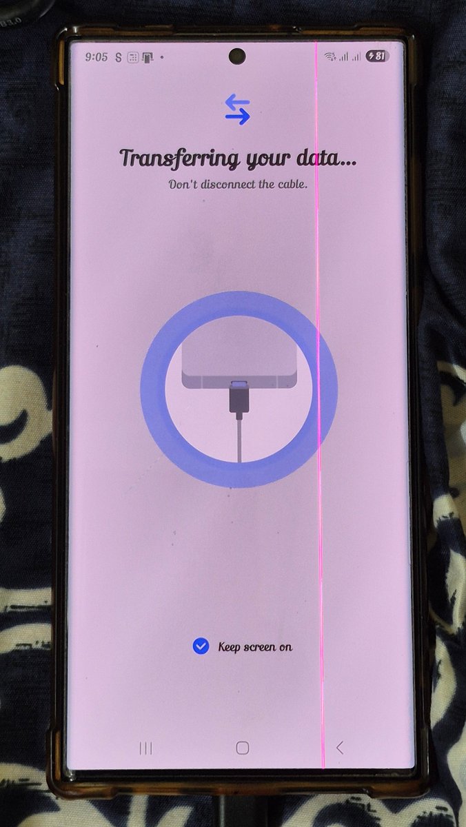 rohiratfan's tweet image. Update: The second vertical line I reported has temporarily disappeared, but as my earlier video shows, it was present, and the defect is intermittent. This shows it’s a panel fault, not damage. #Samsung #PinkLineIssue #GreenLineIssue @GyanTherapy @SamsungIndia