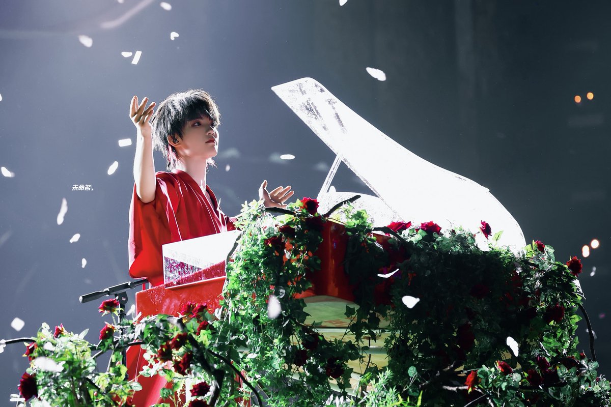 Undefined_SU's tweet photo. #suxinhao 玫瑰少年 https://t.co/MERcnPQpNz