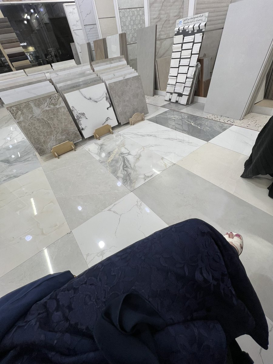 جدول اليوم 
تعبت لي اسبوعين ادور نفس سراميك غرفتي لين لقيته😩😩😩😩