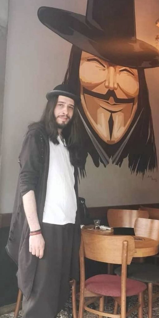 Anılarımızda, mücadelemizde ve kalbimizdesin. Güzel insan, mekanın devrimcilerin cenneti olsun.
 #taylankulacoğlu