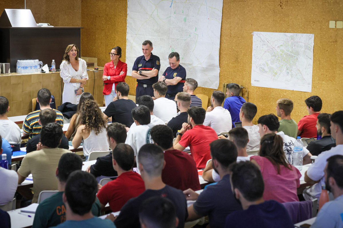 Hoy damos la bienvenida a 71 nuevos bomberos que inician su formación tras superar un exigente proceso.
Con ellos, reforzamos la seguridad y alcanzamos el 98% de la plantilla, con un incremento de casi el 20% en los últimos años.
Orgullosos de nuestros próximos Hijos Predilectos.