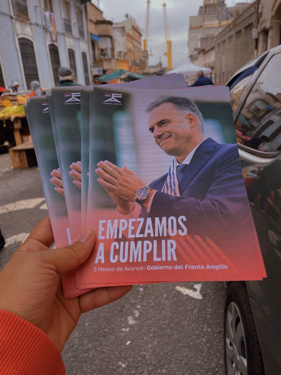 MARTES DE FERIA 🤩

Conversamos con vecinas y vecinos, compartimos materiales y seguimos cumpliendo con el compromiso de estar cerca. 

🔴🔵⚪️