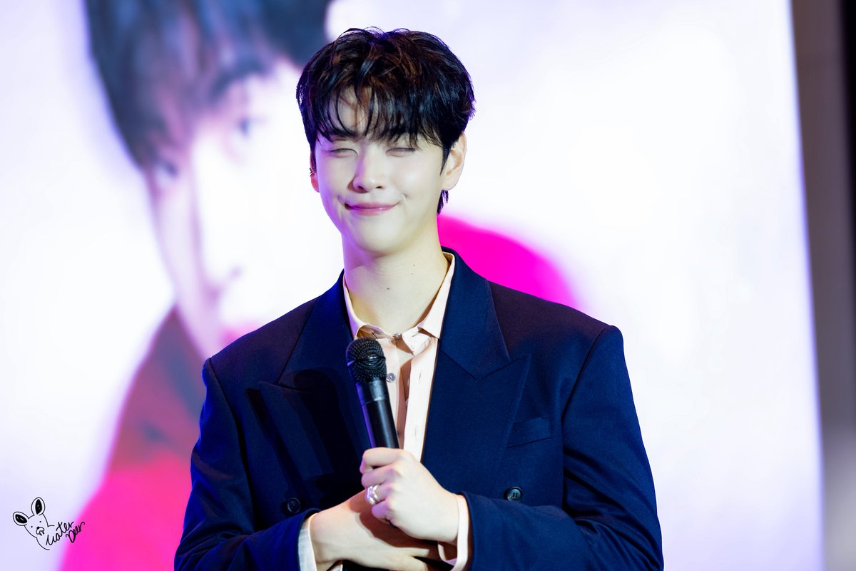 WaterDeer_CEO's tweet photo. 250913 차주완 난징 팬미팅 'Meet with you'

찡긋 >.<

#차주완 #난징 #팬미팅 #Nanjing #FanMeeting #车柱完 #CHAJOOWAN https://t.co/EaLWGHyq7q