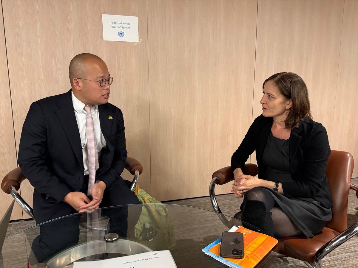 A pleasure to see Sebastien Lai in Geneva today. His love and dedication to his father is clear to all. The UK continues to call on the Hong Kong authorities to end their politically motivated prosecution and immediately release Sebastian’s father, British national Jimmy Lai, 77.