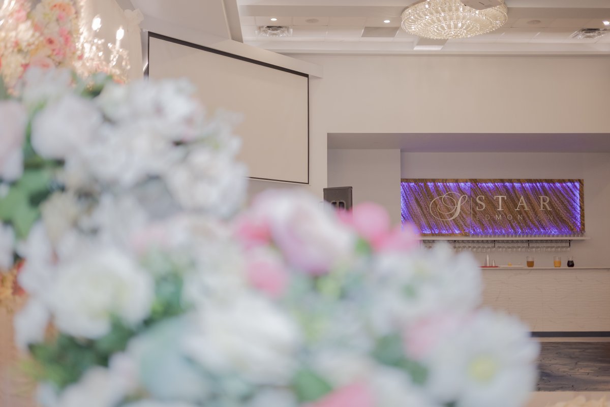 staredmonton's tweet image. ✨ Dream it, do it here. ✨

Our venue is the space where your vision comes to life - weddings, celebrations, or milestones of every kind. 💐 Contact us to learn more! 📞 780-263-7827

📷 | renphotography.art

YEG | Venue | Wedding | Dream | Celebrate | Edmonton