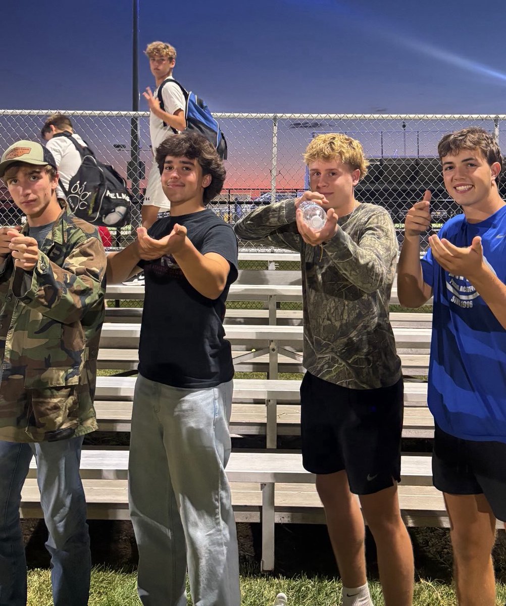 leonPrarer's tweet photo. White trash. #fckdanville https://t.co/mwLLZ9gUfs