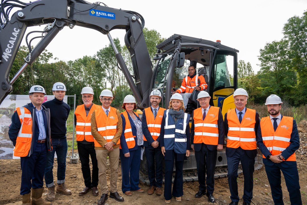 Saint-Quentin-en-Yvelines 🚀 (@sqy) on Twitter photo #SQY donne aujourd'hui le coup d’envoi du chantier de l’un des projets phares de son schéma directeur cyclable : La construction de la 𝗽𝗮𝘀𝘀𝗲𝗿𝗲𝗹𝗹𝗲 𝗰𝘆𝗰𝗹𝗮𝗯𝗹𝗲 et 𝗽𝗶𝗲́𝘁𝗼𝗻𝗻𝗲 qui reliera <a href="/VilleMontigny78/">Ville de Montigny-le-Bretonneux</a> à <a href="/IledeLoisirs/">Île de loisirs SQY</a> en franchissant la #RN10 🏗️ #SQY donne aujourd'hui le coup d’envoi du chantier de l’un des projets phares de son schéma directeur cyclable : La construction de la 𝗽𝗮𝘀𝘀𝗲𝗿𝗲𝗹𝗹𝗲 𝗰𝘆𝗰𝗹𝗮𝗯𝗹𝗲 et 𝗽𝗶𝗲́𝘁𝗼𝗻𝗻𝗲 qui reliera <a href="/VilleMontigny78/">Ville de Montigny-le-Bretonneux</a> à <a href="/IledeLoisirs/">Île de loisirs SQY</a> en franchissant la #RN10 🏗️