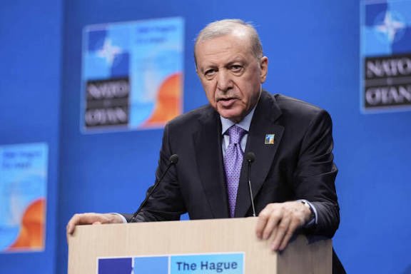 🚨 VERS UNE ENTRÉE DE LA TURQUIE AU SEIN DE LA DÉFENSE  EUROPÉENNE ?🇹🇷🇪🇺

Le chef de l’OTAN, Mark Rutte, veut associer la Turquie au programme d’armement de l’Union Européenne SAFE. Une entrée qui pourrait bouleverser les équilibres au sein de la défense européenne.

🧵⬇️THREAD⬇️