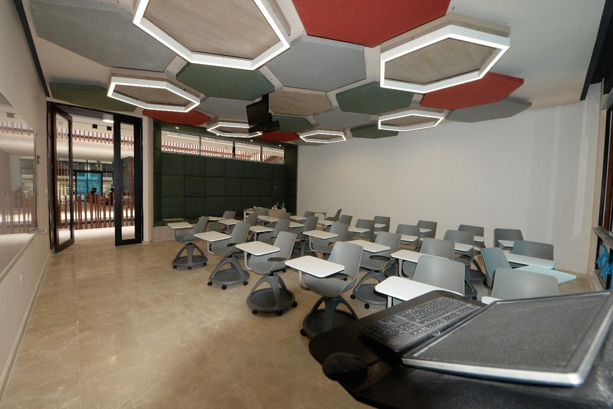 petrogustavo's tweet image. Está es la sede universitaria de la UIS en el gobierno del cambio. Impulso mayor a la universidad pública y gratuita