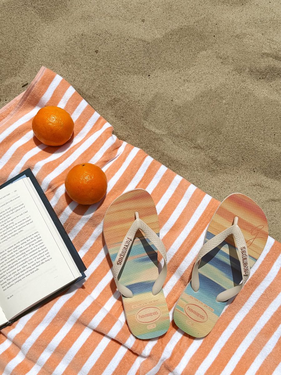 Calm by the coast #OnLincoln! 🩴🌴

Easygoing styles from Havaianas call for breezy beach days and relaxing strolls along the shore.

🩵 831 Lincoln Road