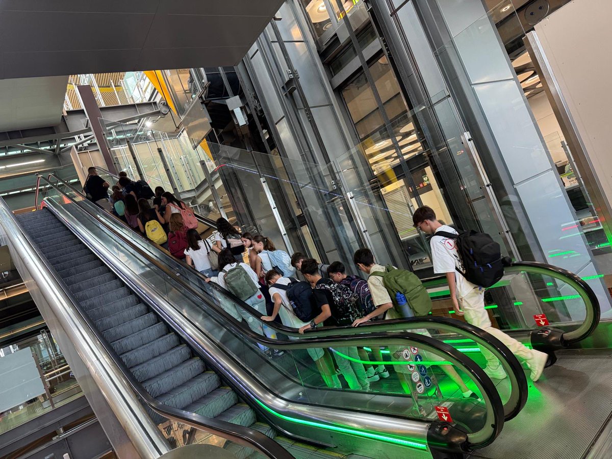 escolapiasSE's tweet image. Comienza nuestra #schoolintegration en #Eastbourne (Inglaterra) con compañeras/os de otros colegios de #Escolapias de España. Tres semanas viviendo con una familia británica y asistiendo a clase en un colegio inglés. ¡Comienza la aventura!
#despega #inmersiones #english