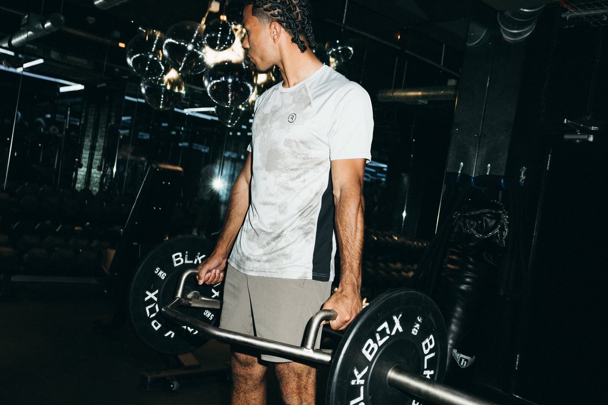 The training look that does it all.

⚡ Lomond tee: lightweight, breathable, engineered to wick moisture.
⚡ Turkana shorts: flexible, secure fit with technical stretch.

Designed for every session. Built to move with you.

👉 Shop the look 💪 reflo.com/collections/aw…