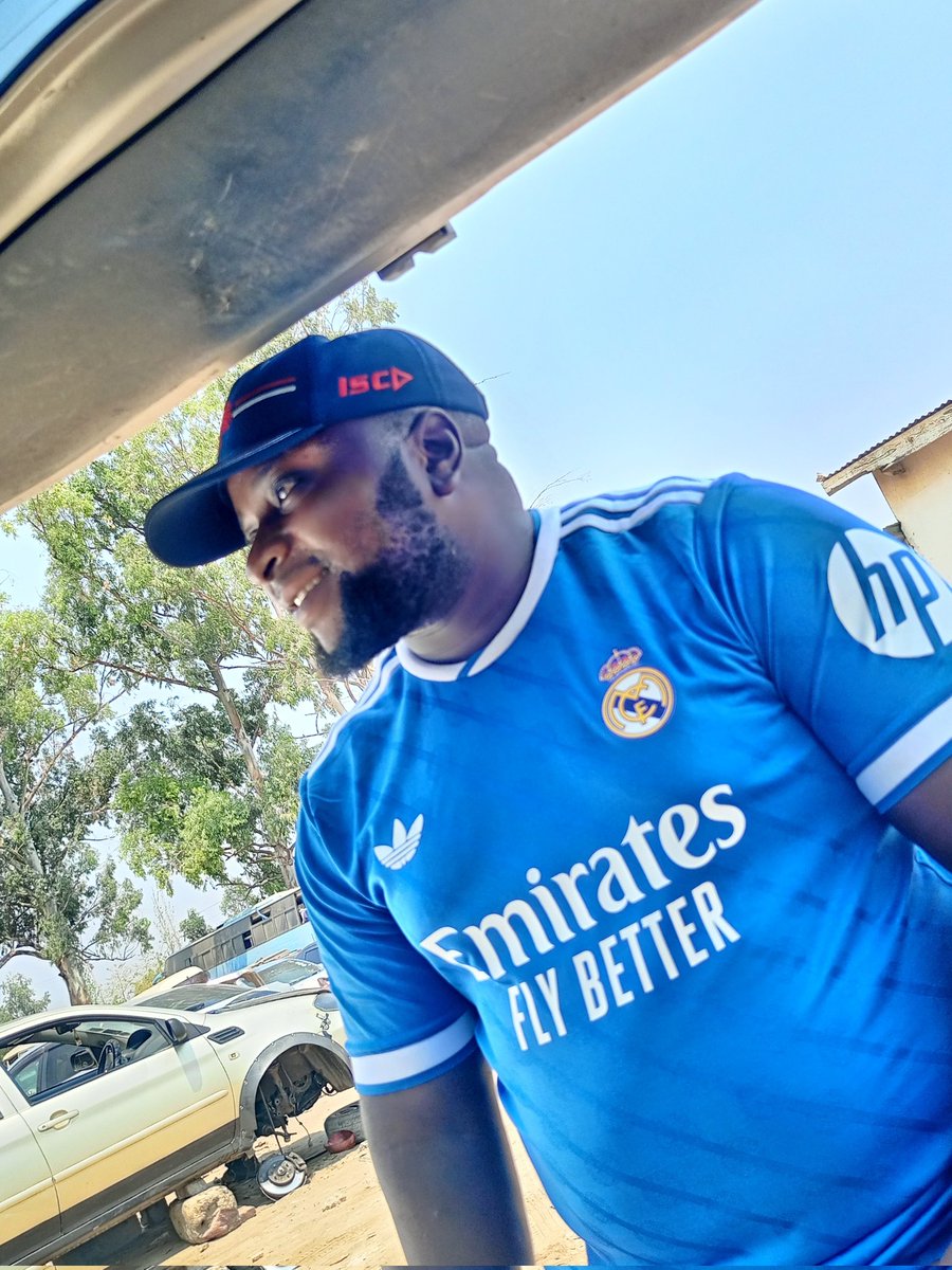 Mukango002's tweet image. Time to make money not friends 🔥