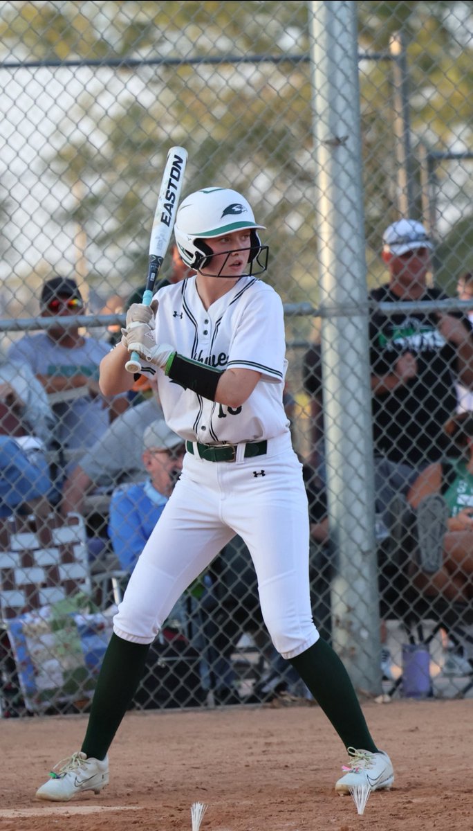 LSW_Softball's tweet image. Hawks win on Senior night. 11-0 over Lincoln Southeast. 
Our 5 seniors led the way collecting 9 hits. Ja’Sara Wilson had 3 hits with 3 RBI’S and Peyton Yoder collected 2 hits with 2 RBI’S 
Taylor Siefken add 2 hits and 2 SB’S💚🥎🖤