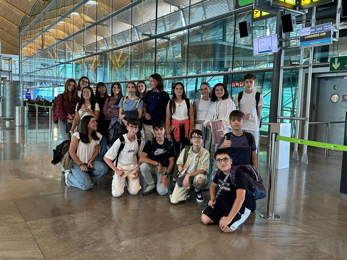 FE_Escolapias's tweet image. Lanzamos la nueva #schoolintegration en #Eastbourne (Inglaterra) junto con otros colegios de #Escolapias de España. Tres semanas viviendo con una familia británica y asistiendo a clase en un colegio inglés. ¡Despegamos!
#despega #inmersiones #english