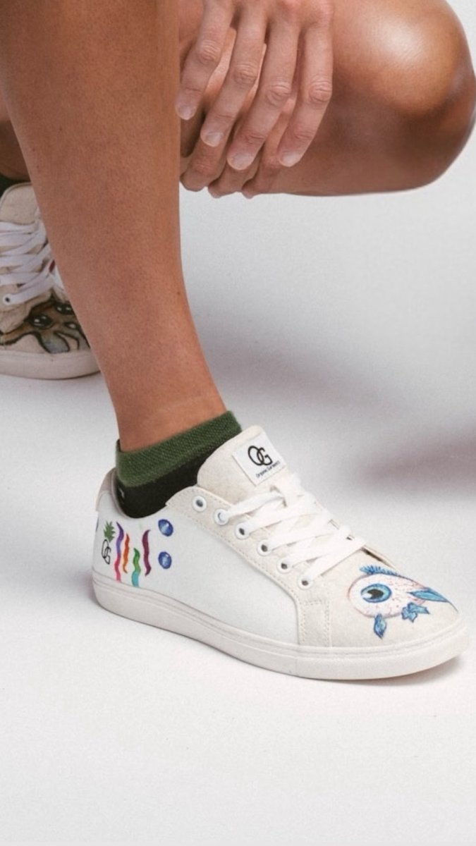 No hype to chase, only roots that stay true, Each OG a canvas, a story shines through. The fire ignites with 614 Artist, OG forever — ahead of the game. #og #1of1 #custom #painted #plantyourfeet