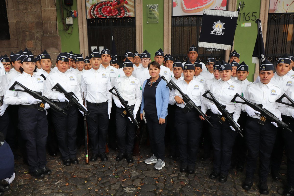 ieesspp's tweet photo. Listos para el desfile 🇲🇽

Nuestros cadetes se preparan con orgullo y disciplina para participar en el desfile cívico–militar con motivo del 215 aniversario de la Independencia de México. 🇲🇽
#SomosIEESSPP 
#MichoacánEsMejor https://t.co/yawsxxj84M