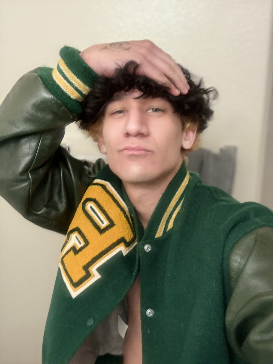 mattressactor's tweet photo. I like green https://t.co/PFBYKeVdQ4