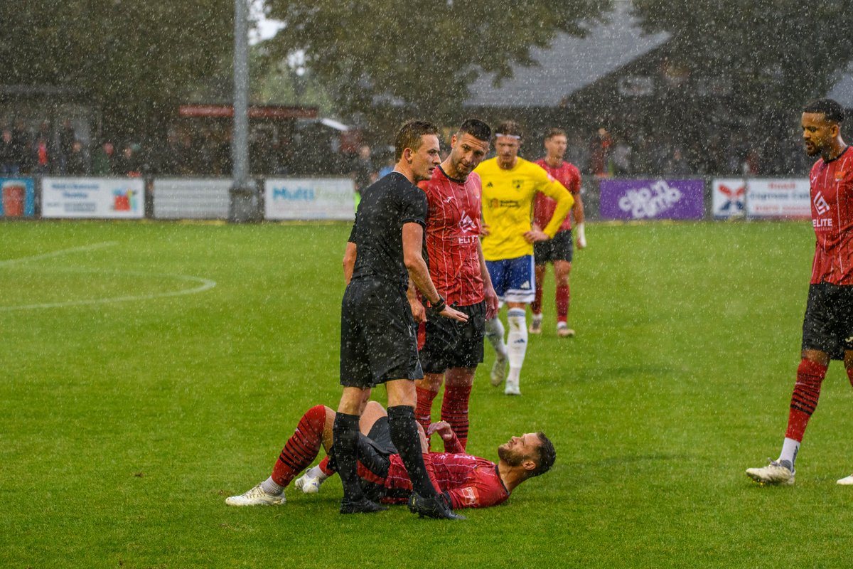 Photo's from yesterday's <a href="/IsthmianLeague/">The Pitching In Isthmian League</a> North fixture between <a href="/Felixseasiders/">Felixstowe & Walton Utd FC</a> v <a href="/NewmarketTownFC/">Newmarket Town F.C</a> flickr.com/photos/1898071…