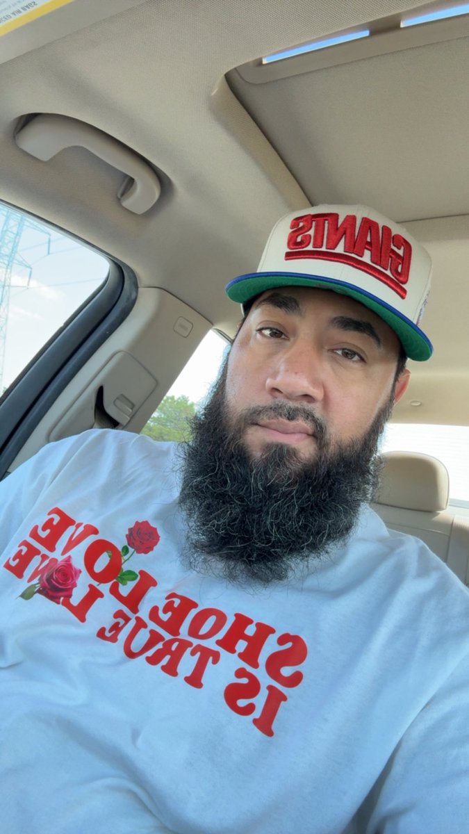 KicksNfitteds26's tweet image. Heading home from work. I’m still reppin out in these streets #NyGiants #BigBlue