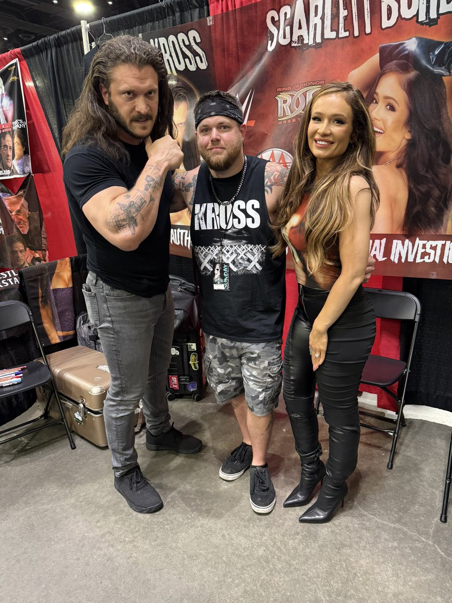 Ryanimal's tweet photo. Good time meeting @realKILLERkross and @Lady_Scarlett13 today at #SilverScreamCon https://t.co/hIk1oABOvc