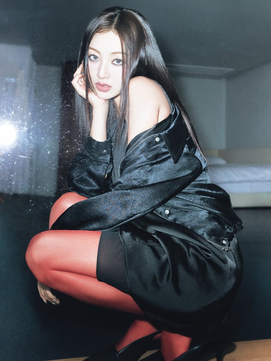 cactusjihyo's tweet photo. oh my god NEW PHOTO OF JIHYO FROM DAZED MAGAZINE https://t.co/iO0yqZ2VlS