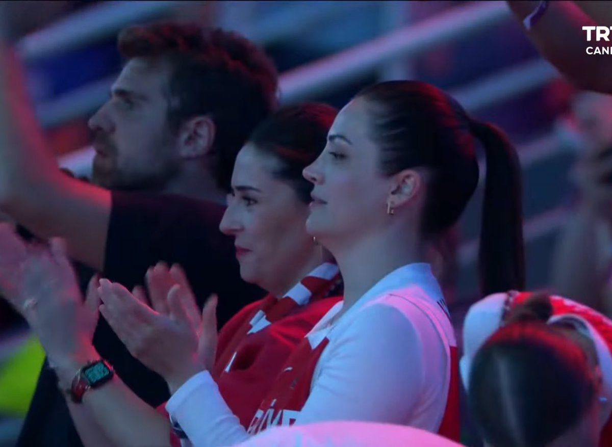 su gibi bi kadın ya