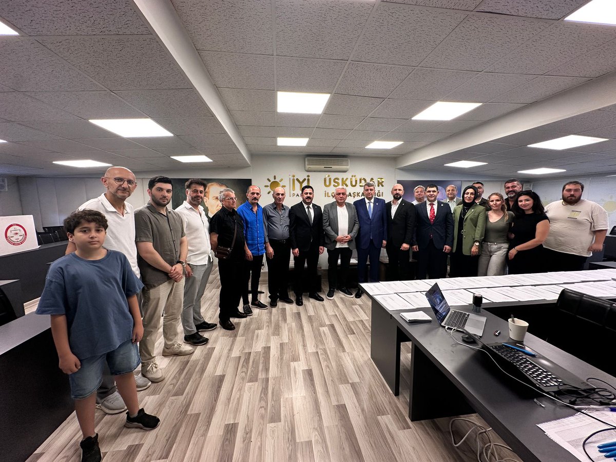 📍 Üsküdar

Dava arkadaşlığı hukukuna bağlı kalarak, adil ve demokratik bir birlik beraberlik içinde kongrelerimizi gerçekleştiriyoruz.

Geleceğimizin güçlü kadrolarını belirleyen tüm üyelerimize en içten teşekkürlerimi sunuyorum.