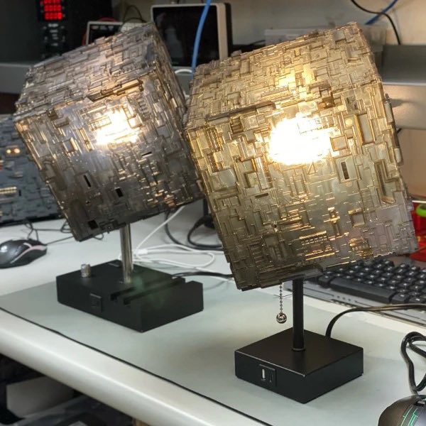 CherryTreeInc's tweet image. There’s a better way to get lit on a weekend 💡
Our Star Trek Borg Cube Table Lamp’s come in two different design options. So, whether you like pull chains or knobs, we’ve got you covered-  mycherrytree.com/collections/in… 
#cherrytreecomputers #cherrytreeinc #startrek #Borg #borgcube