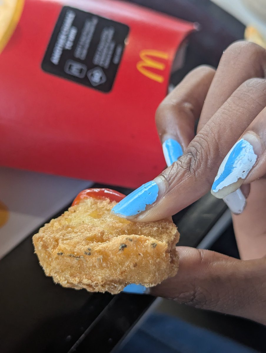 groovy3286's tweet photo. @McDonalds @McDonaldsUK 
I was eating at your A34 Northbound restaurant when I noticed several nuggets with what seems to be mould on. is this acceptable at your restaurants? https://t.co/XR9GpcBsD7