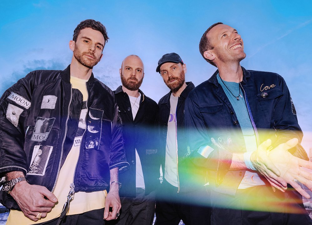 A classic on the rise! 📈#Coldplay fever is well and truly high, as #VivalaVida battles to break the Top 20 this week!

Read more: officialcharts.com/chart-news/ed-…