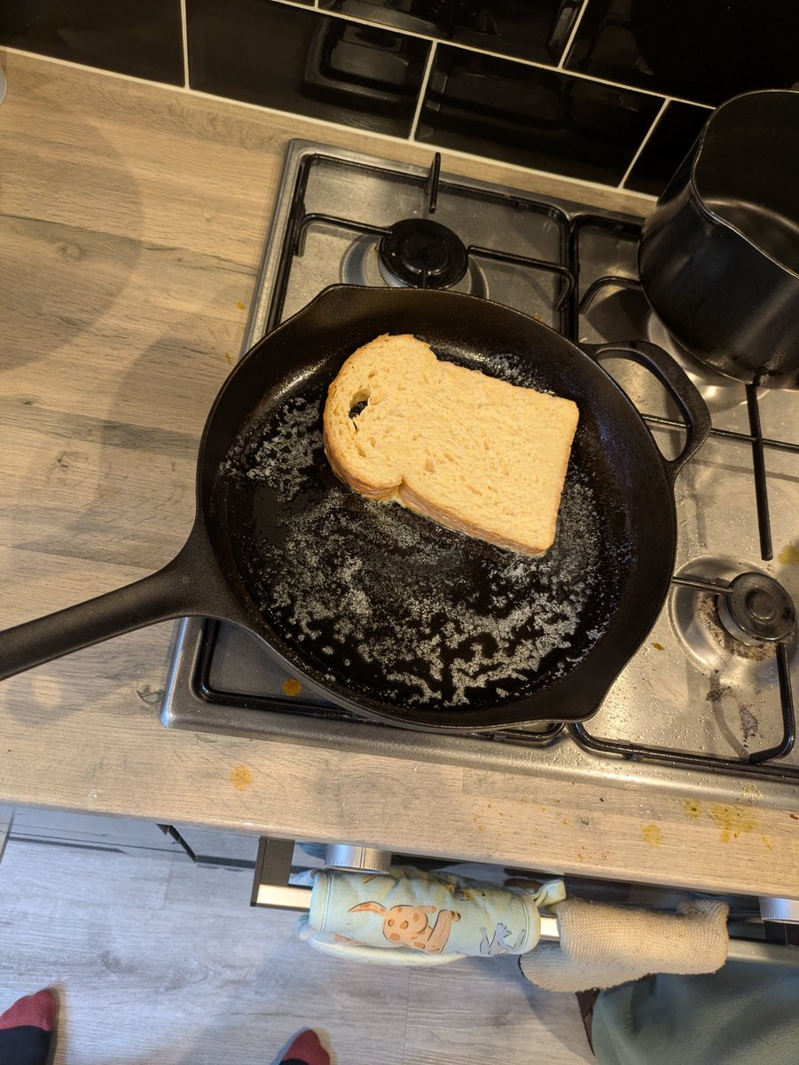 Wilk_Live's tweet photo. Made French toast with muscovado brown sugar and caramelised bananas this morning, it was so good I didn't think to take a picture until after I had started eating https://t.co/3rWtN7HH3v