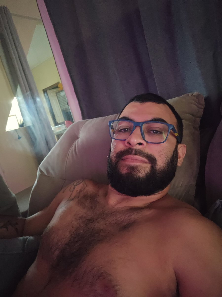 ChristMoraes's tweet photo. Bom dia.. peito de papai lontra 

#beardad #Pride2025 #love https://t.co/Lymr9ekaOy