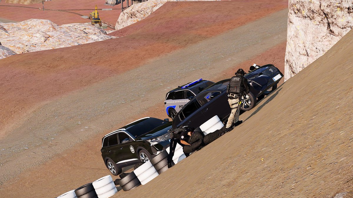 [Récap de la semaine]
Assistance de la BAC sur un transfert hospitalier.
Interpellation par la BRAV-M d'un individu lançant des fumigènes sur les forces de l'ordre, avec le renfort d'Oscar.
Présence du RAID en assistance d'un refus d'obtempérer dans les mines.