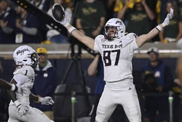 ND_Scorigami's tweet photo. ND 40 - 41 Texas A&amp;M
Final

That’s an Irish Scorigami.  It’s the 737th unique score for Notre Dame since 1887.

#NDvsTAM #NotreDame https://t.co/QiyNGothLe
