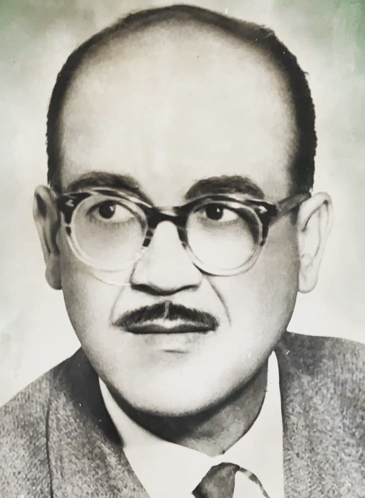 Rahmetli dedeciğim emekli öğretmen Sadık Sayım. Namı diğer “Sadık Hoca”. Nurlar içerisinde yatsın inşallah…