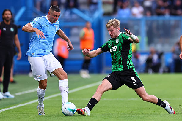 FP_Scotland's tweet photo. 🇮🇹| 𝘿𝙤𝙞𝙜'𝙨 𝙁𝙞𝙧𝙨𝙩 𝙒𝙞𝙣 𝘽𝙖𝙘𝙠 𝙞𝙣 𝙎𝙚𝙧𝙞𝙚 𝘼

An excellent defensive display by Josh Doig as his Sassuolo side defeated Lazio 1-0 and gets their first win back in Serie A

The Scotland defender won the most tackles out of anyone who featured in the game https://t.co/VqrlNMjgHO