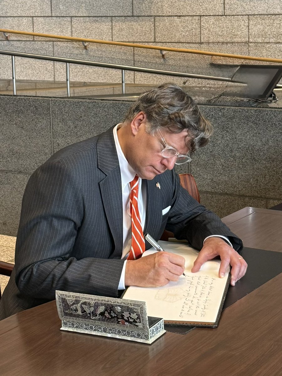 I couldn’t visit the Republic of Korea without acknowledging the Korean War, which forever bound together our countries with blood and sacrifice. I was honored to pay my respects at the impressive War Memorial of Korea on the 75th anniversary of the Incheon Landing, which is one