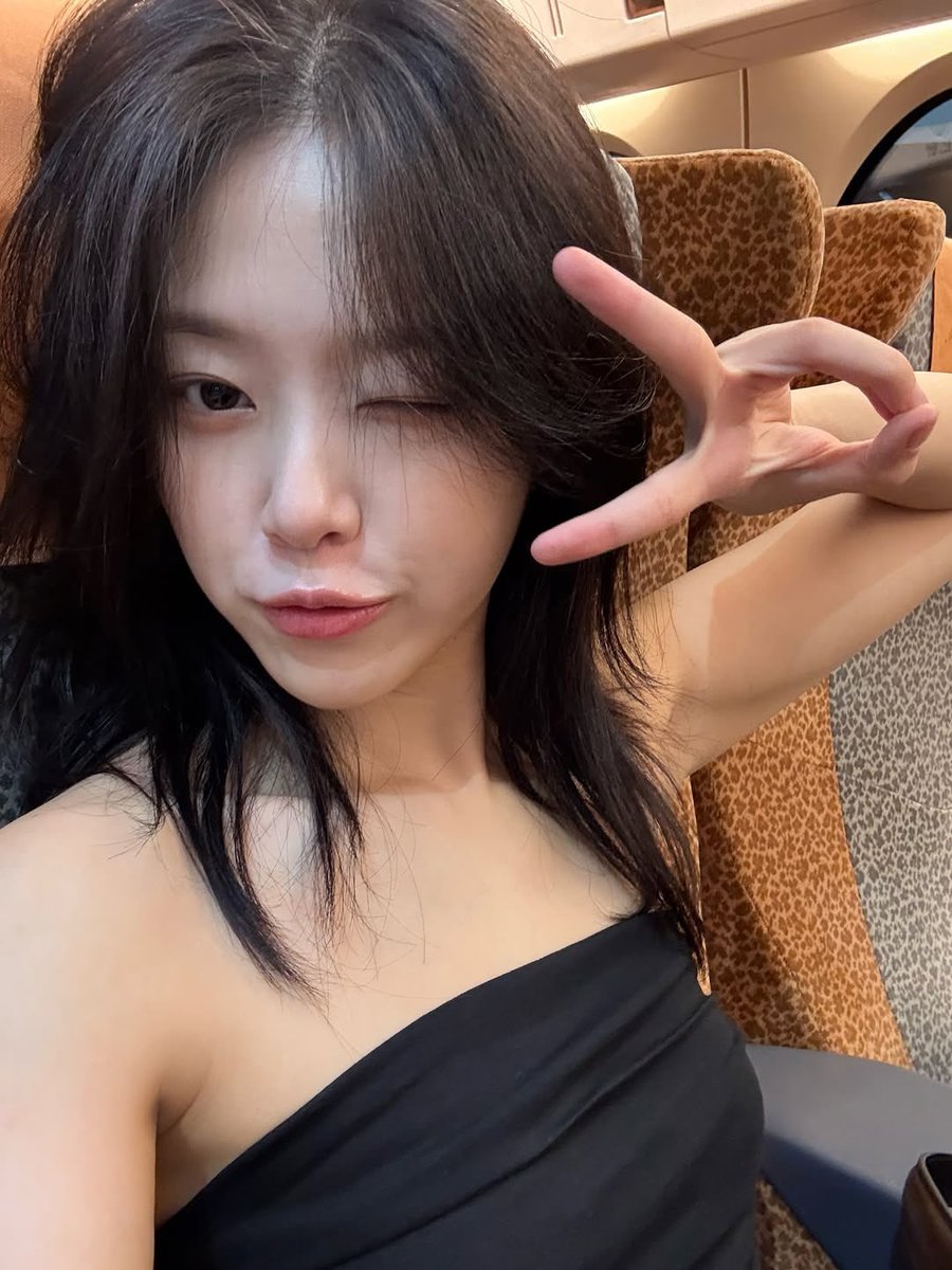 hyunjinab instagram update