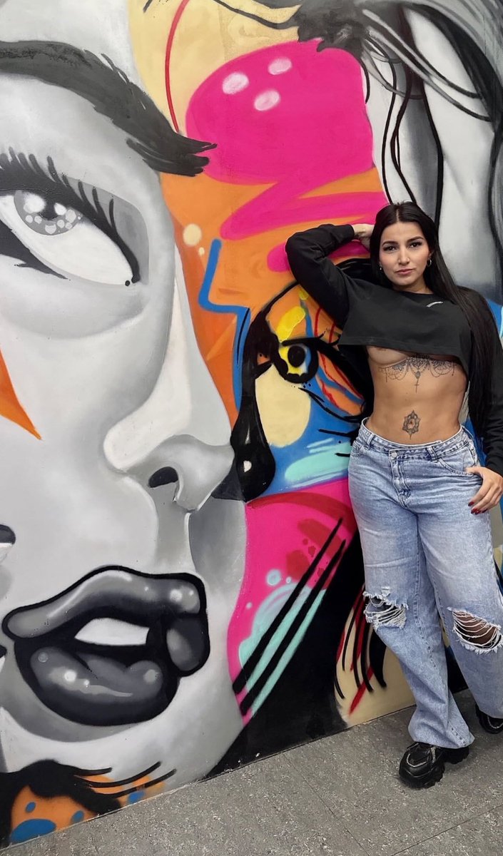 Mostrando un poco de más 🤭
Quieres ver más? Todo mi contenido en promoción y estoy disponible en #cdmx 
#domingodeexhibición