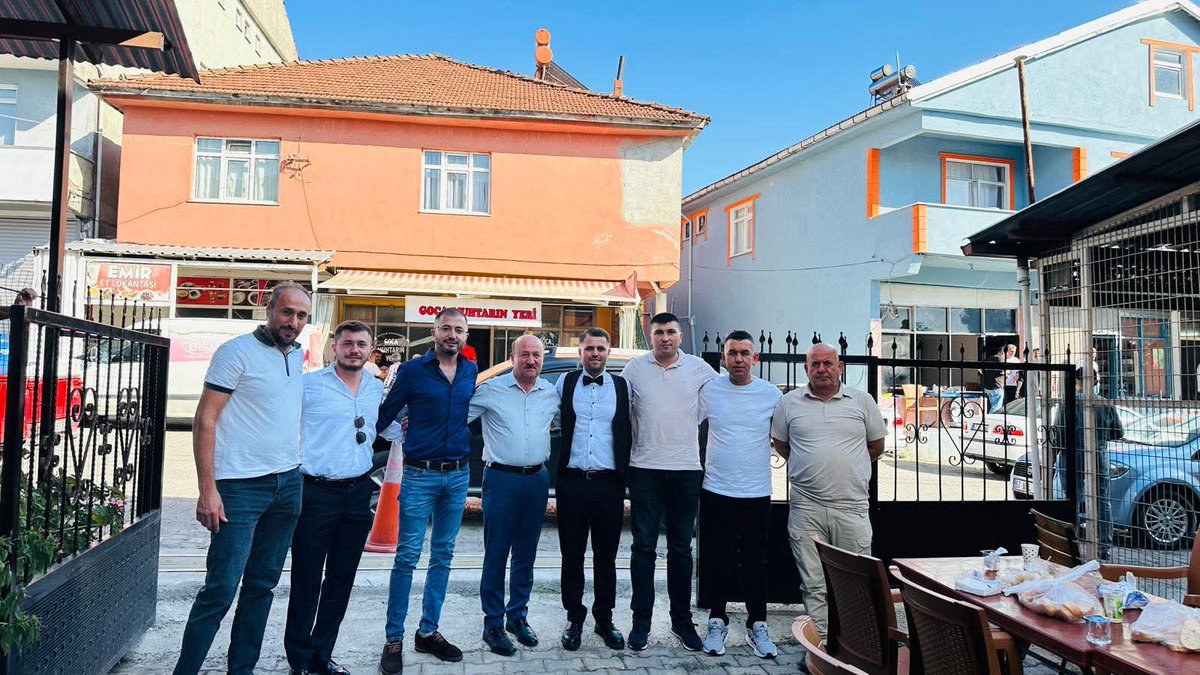Bölge Başkanımız Levent Işıktaş Alaplı Orman İşletme Müdürlüğü’nde görevli Ümit Güney kardeşimizin düğün merasimine Baştemsilcimiz Muhammet Bakan ve emekçilerimizle birlikte katıldı.
Cebesoy ve Güney ailelerini tebrik eder Duygu &amp; Ümit çiftimize bir ömür boyu mutluluklar dileriz.