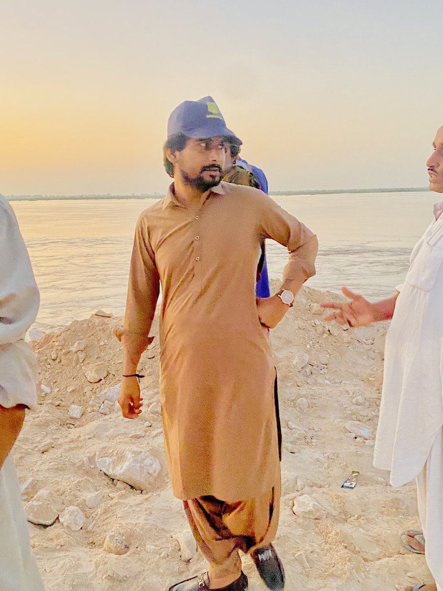 kamran_tagar's tweet photo. Visited Kori Ja Bhan Bacha Band, Mithiani on instructions of SPSF Sindh President Mansoor Shahani. Met affected families, heard their concerns & shared them with him. SPAF youth will extend full support.
#SPSF #Sindh #Relief
@BBhuttoZardari @psfmansoor https://t.co/t7N1YcAaCm