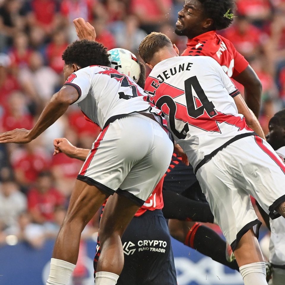 Apuntes de la derrota 🆚 Osasuna:

▪️ Les han castigado en las contras.
▪️ Muchas oportunidades no se aprovecharon.
▪️ Jozhua aún está algo verde.
▪️ Ratiu necesita cambiar de actitud.
▪️ Becerra debuta merecidamente con el primer equipo.
▪️ Debut de Alemão.