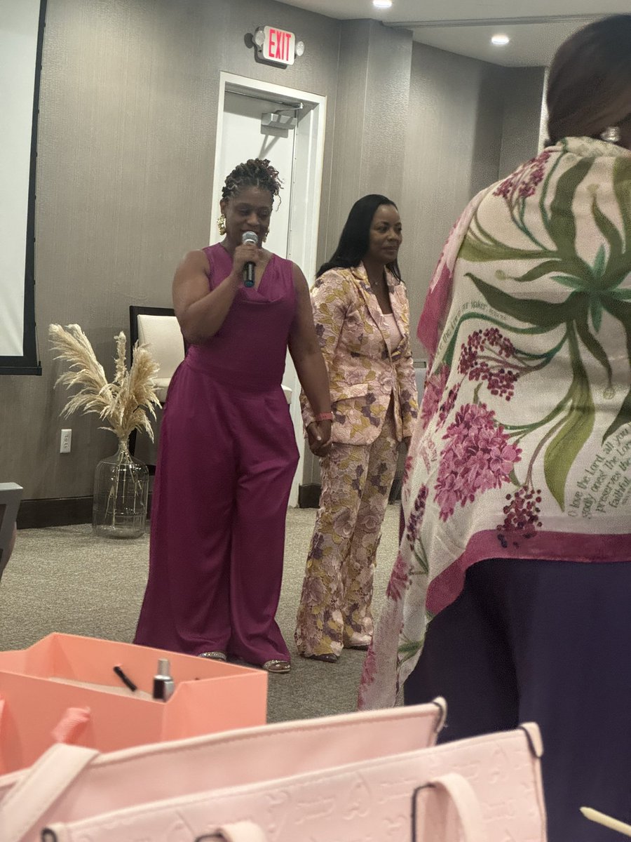 ArdoinStepheni's tweet photo. Took time to release and rise. So proud of my aunt as her vision came to life. We see you First Lady. #freedomconference2025 https://t.co/CFkVA8zZwi