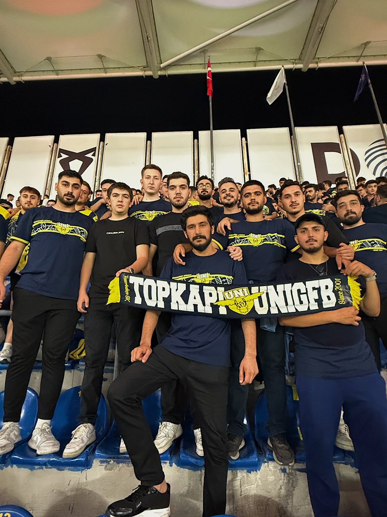 İNANDIK SİZE BU SENE!

Fenerbahçemizi trabzonspor karşılaşmasında da yalnız bırakmadık.